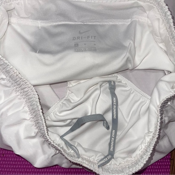 Nike Shorts Women's Size Medium White Tempo Running 3.5" Inseam Stretch Waist - Picture 9 of 10